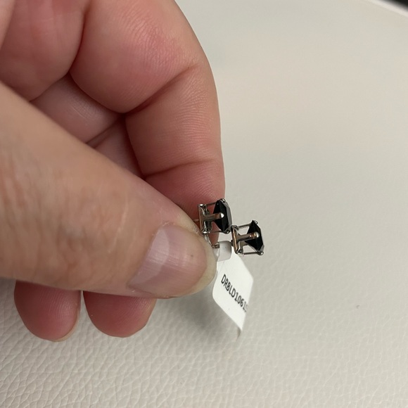 Black CZ square cut stud earrings - Picture 5 of 5